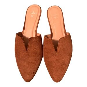 Lulu’s suede mules